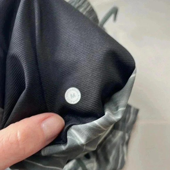 Lululemon I M (men’s) - Picture 9 of 15